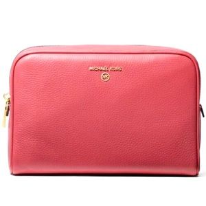 Michael Kors Jet Set Charm travel pouch✨